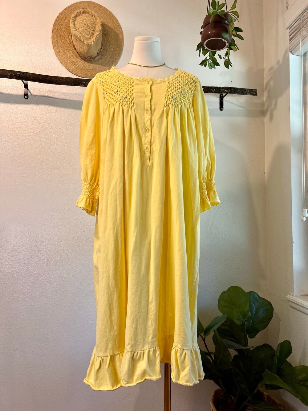 Vintage Yellow Floral Embellished Nighty Sleep Dress Cottage Size XL The Paragon